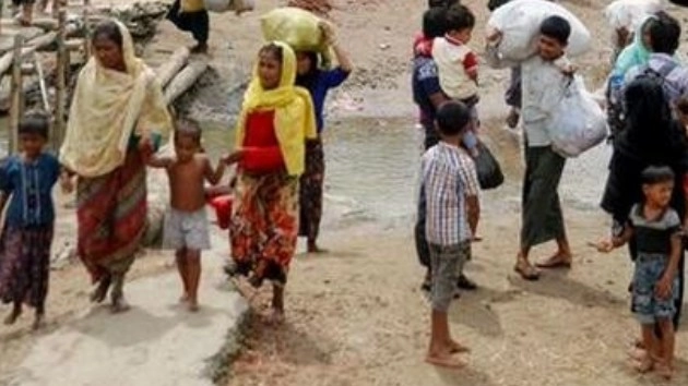 मलेशिया ने रोहिंग्याओं की नौका रोकी - Rohingya Muslims, Myanmar, Malaysia