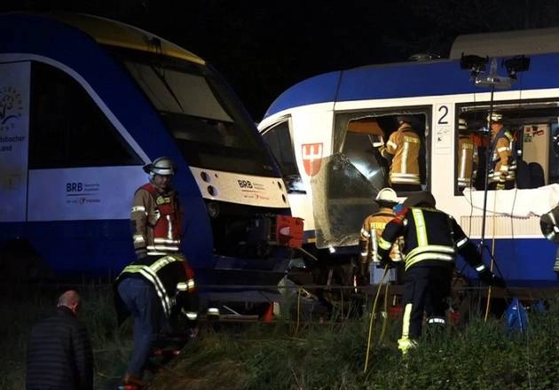 जर्मनी में दो ट्रेनों की टक्कर, दो की मौत, कई घायल