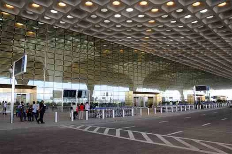 मुंबई हवाई अड्डे ने बनाया नया रिकॉर्ड, एक दिन में 1,000 से अधिक विमानों का आवागमन - Mumbai Airport Aircraft, Airport Airports Authority of India