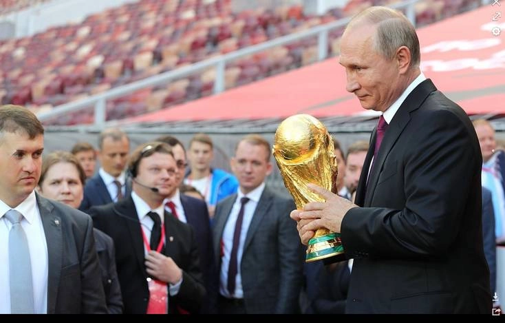 FIFA WC 2018 : फीफा ने पुतिन से कहा, हमें रूस से मोहब्बत हो गई है