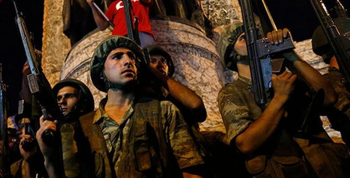 तुर्की में तख्तापलट की कोशिश, 192 सैनिक हिरासत में