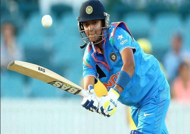 भारतीय महिला टी-20 कप्तान बनी बिग बैश की प्लेयर ऑफ़ द टूर्नामेंट - Harmanpreet becomes Women Big bash player of the year