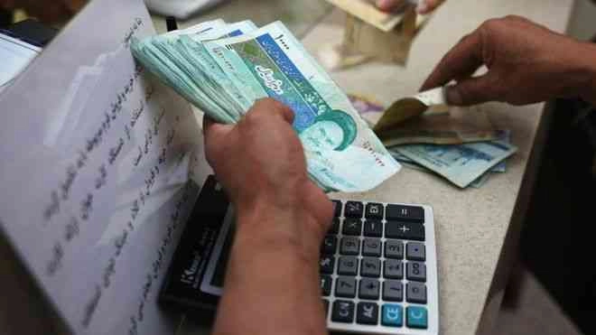 संकट में ईरान, एक डॉलर के बदले देने पड़ रहे हैं 90 हजार रियाल