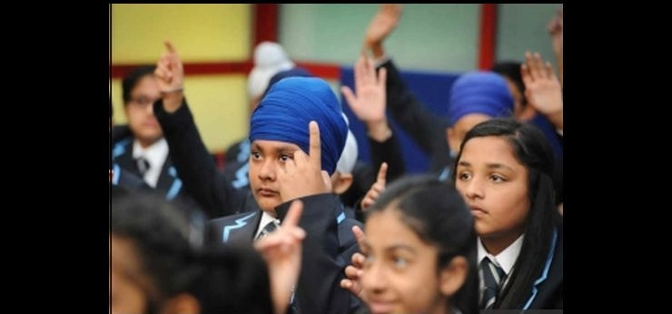 अमेरिका में रह रहे सिखों के लिए खुशखबर, न्यूयॉर्क के स्कूलों में सिख धर्म के बारे में होगी पढ़ाई - Sikh student in america , New York