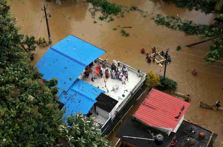 केरल की बाढ़ : भयानक चित्र देखकर सिहर उठेंगे आप...