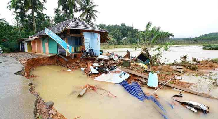 केरल में फिर आ सकता है जलप्रलय, मौसम विभाग ने दी भारी बारिश और चक्रवाती तूफान की चेतावनी