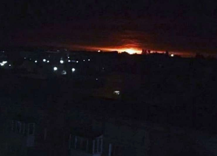 यूक्रेन हथियार डिपो में विस्फोट, हजारों लोगों को सुरक्षित बाहर निकाला - Explosion in Ukraine Weapon Depot