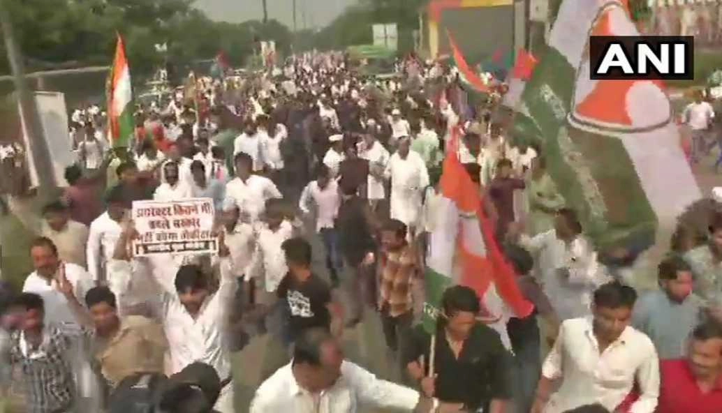 CBI निदेशक की छुट्टी पर बवाल, सड़क पर उतरे राहुल गांधी, कांग्रेस का हल्ला बोल