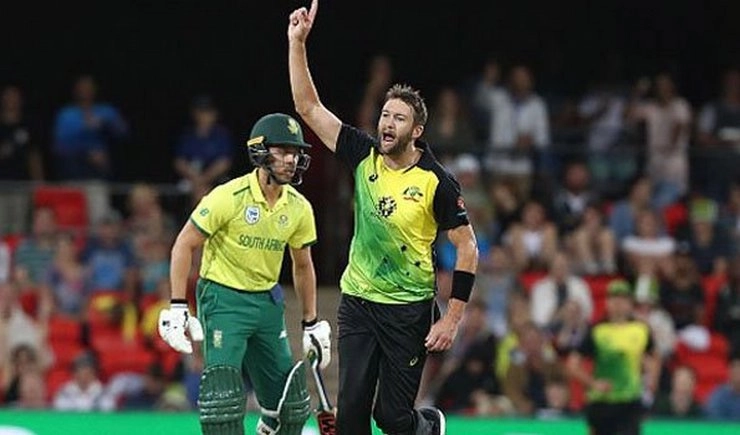 दक्षिण अफ्रीका ने वर्षाबाधित टी-20 में ऑस्ट्रेलिया को हराया