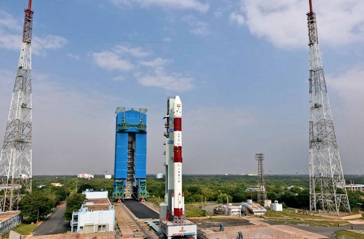 ISRO ने रचा इतिहास, पीएसएलवी-सी43 के साथ प्रक्षेपित किए 8 देशों के 30 उपग्रह - ISRO launches HysIS and 30 other satelites on PSLV-C43 from Satish Dhawan Space Centre in Sriharikota