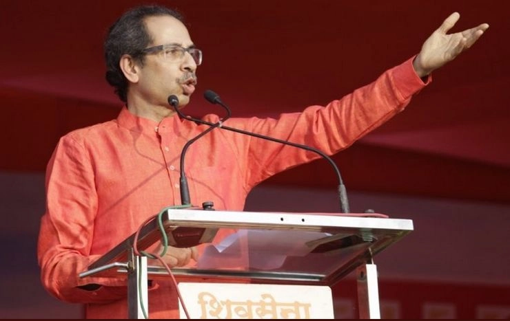 उद्धव ठाकरे नीत शिवसेना ने फडणवीस पर फिर साधा निशाना, दिया 'असफल गृहमंत्री' करार - Uddhav Thackeray's Shiv Sena targets Devendra Fadnavis