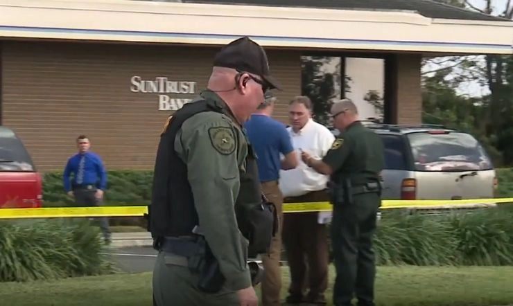 फ्लोरिडा बैंक में अंधाधुंध गोलीबारी, 5 की मौत, आरोपी गिरफ्तार - Sebring Florida bank shooting