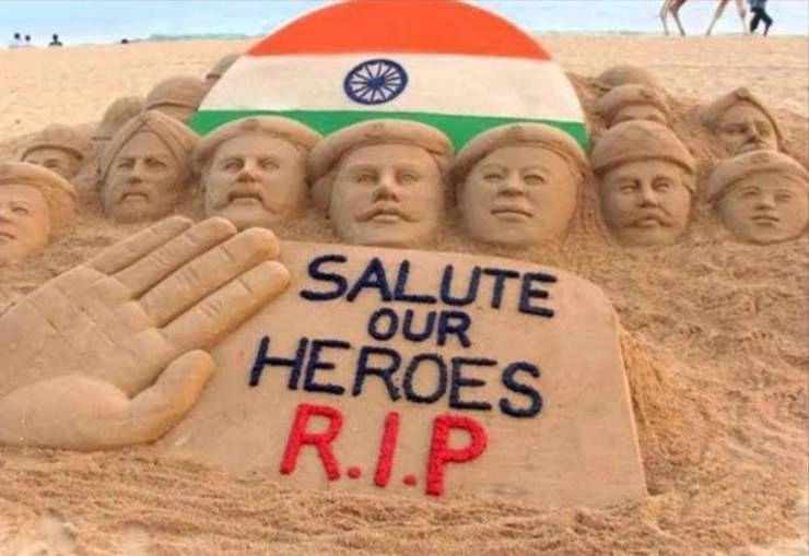 पुलवामा हमले की पहली बरसी, राजनाथ ने दी शहीदों को श्रद्धांजलि, स्मारक का उद्घाटन आज - Rajnath Singh tributes 40 martyrs on 1 year of Pulwama attack