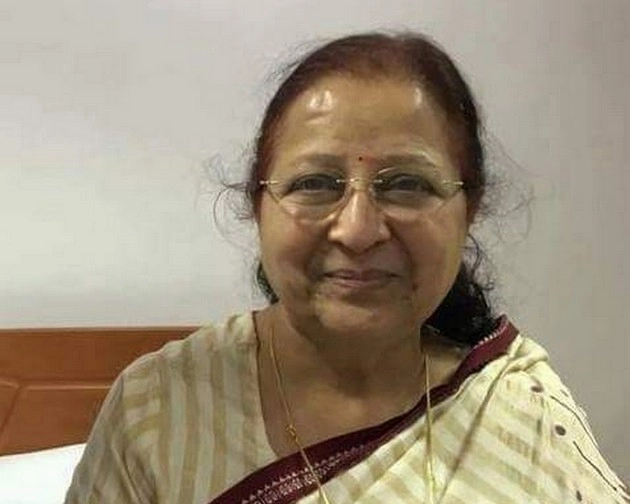 शशि थरूर ने सुमित्रा महाजन के निधन की खबर ट्वीट की, उनके स्वस्थ होने की खबर मिलने पर ट्वीट हटाया - Former Lok Sabha Speaker Sumitra Mahajan is healthy