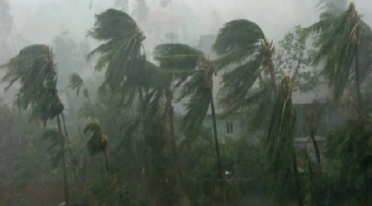 बंगाल की खाड़ी में बन रहा तूफान, रविवार को टकराएगा प. बंगाल से - Storm forming in Bay of Bengal