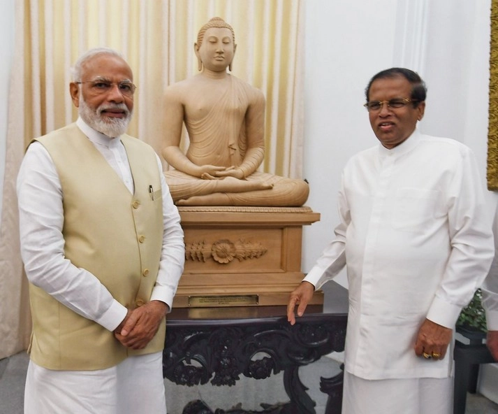 पीएम मोदी को श्रीलंका के 'खास मित्र' से मिला नायाब तोहफा - pm gets samadhi buddha statue as gift from lankan president sirisena