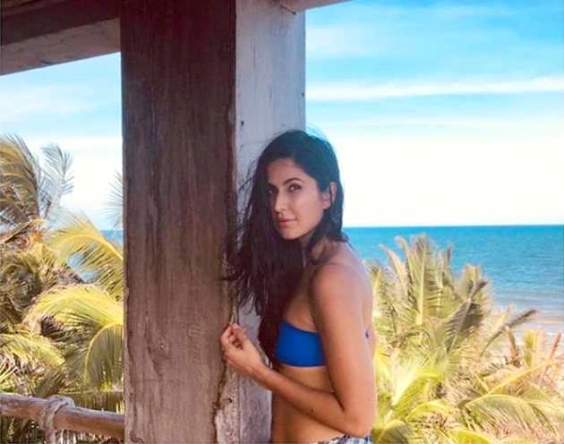 ब्लू बिकिनी पहन कैटरीना कैफ ने ढाया कहर, फोटो हुई वायरल - katrina kaif shares her hot blue bikini photo on social media