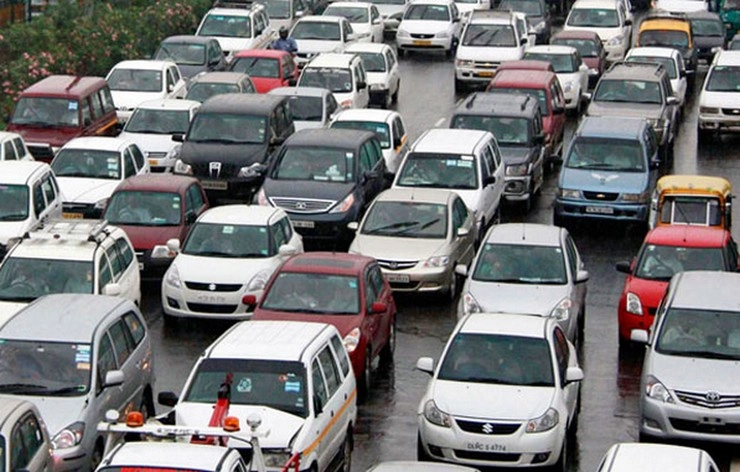 बड़ा झटका देने की तैयारी में मोदी सरकार, कई गुना बढ़ा सकती है गाड़ियों की रजिस्ट्रेशन फीस - ministry of road transport and highways proposed hike in vehicle registration fee