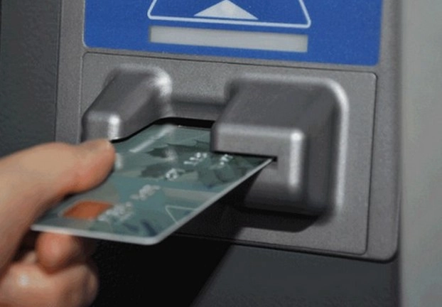 सावधान, ATM से पैसा निकालने गए लोगों को चूना लगा रहे ठग