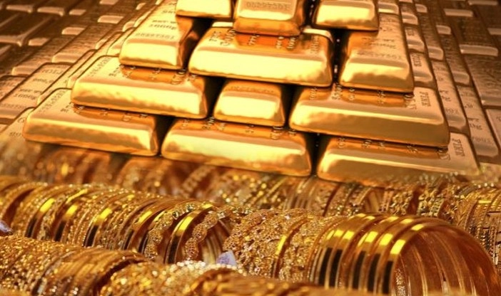 Delhi bullion market | सोना 480 रुपए गिरा, चांदी 3,000 रुपए से अधिक लुढ़की