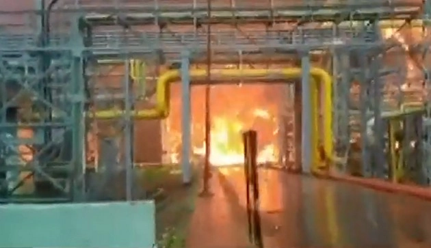 ONGC के उरण प्लांट में लगी भीषण आग, 4 लोगों की मौत - fire in Oil And Natural Gas Corporation Limited Uran Plant