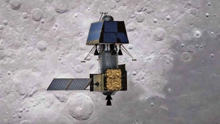 chandrayaan 2 : चंद्रमा की निचली कक्षा में उतरा यान, मंजिल सिर्फ एक कदम दूर - Chandrayaan-2 Vikram-Pragyan get even closer to Moon