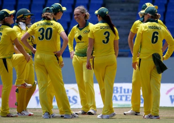 प्रबल दावेदार ऑस्ट्रेलिया ने गत विजेता इंग्लैंड को 12 रनों से हराकर की वनडे विश्वकप की शुरुआत - Australia defeats England while proteas clinches victory from Bangladesh