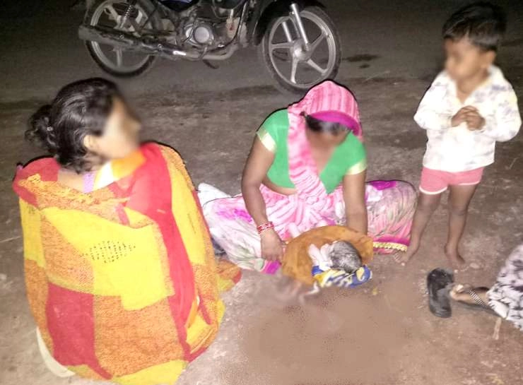 नहीं पहुंची 108, महिला ने सड़क पर दिया बच्चे को जन्म - 108 not reached, woman gives birth to a child on road