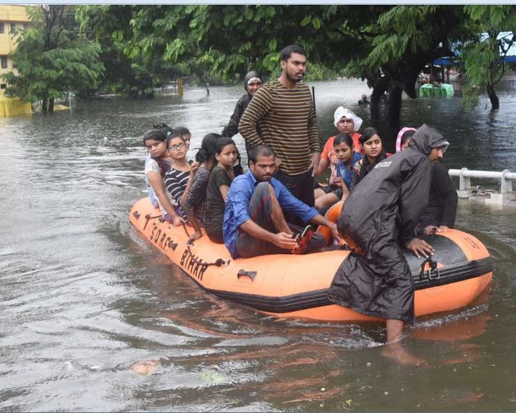 patnafloods | विदा होते मानसून ने देश के कई राज्यों में मचाया कोहराम, 4 दिनों में करीब 110 लोगों की मौत, जलमग्न हुआ पटना