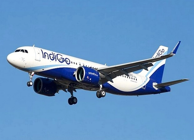 इंडिगो के विमान में फिर खराबी, सप्ताह में चौथी घटना - Indigo plane turns back after engine stalls mid air