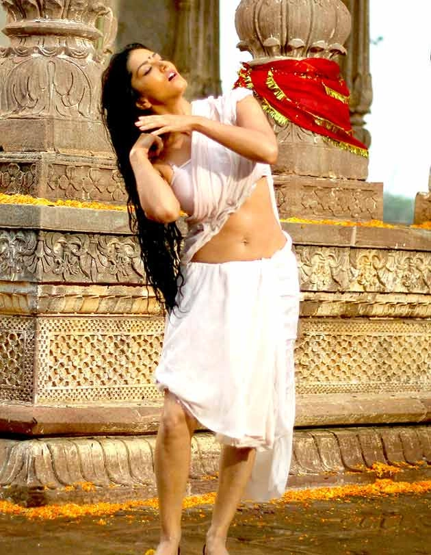 Sunny Leone's hot Shots | सेक्सी सनी लियॉन के हॉट शाट्स...