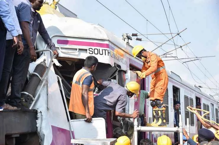 हैदराबाद में ट्रेनों की टक्कर में 12 यात्री घायल, सामने आया CCTV फुटेज