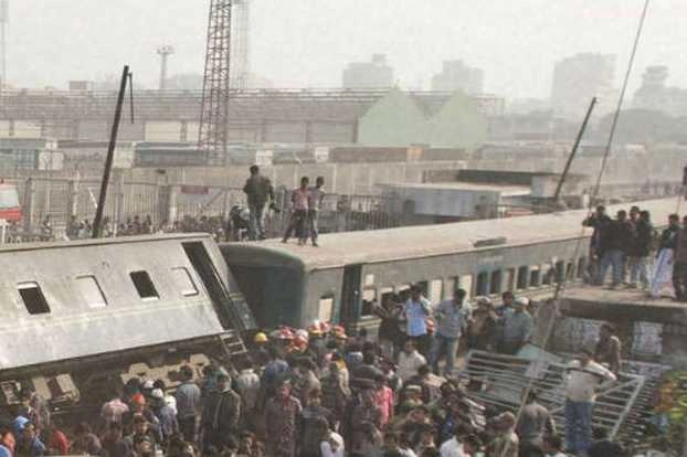 Train accident in Bangladesh | बांग्लादेश में 2 यात्री ट्रेनों की आमने-सामने की टक्कर, 15 लोगों की मौत