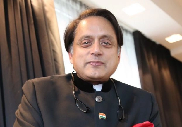फेसबुक विवाद : BJP सांसद निशिकांत दुबे ने शशि थरूर को संसदीय समिति के अध्यक्ष पद से हटाने की मांग की - Facebook controversy Nishikant Dubey Shashi Tharoor