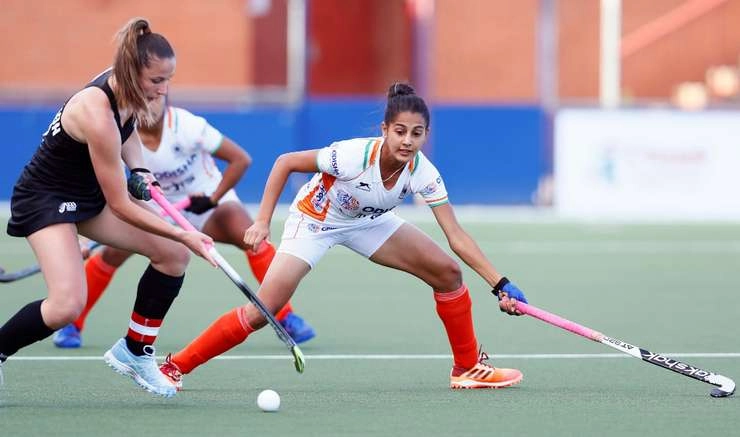 रोमांचक मुकाबले में न्यूजीलैंड से 4-3 से हारी भारतीय महिला हॉकी टीम - Newzeland defeats India by four three in FIH women hockey world cup