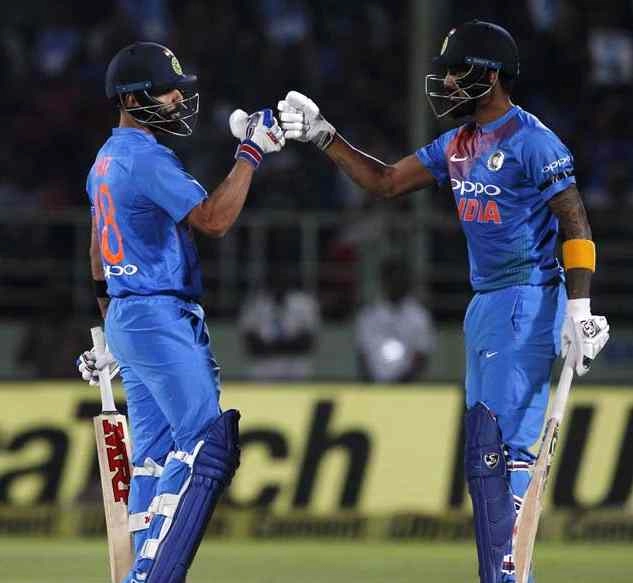 अब टॉप 5 टी-20 बल्लेबाज भी नहीं रहे विराट कोहली, रैंकिंग में केएल राहुल ने पछाड़ा - Virat Kohli drops to 8 while KL Rahul rise to 5th in ICC T20I rankings