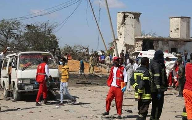 सोमालिया की राजधानी में ट्रक बम विस्फोट, 73 लोग मरे - Somalia capital bomb blast