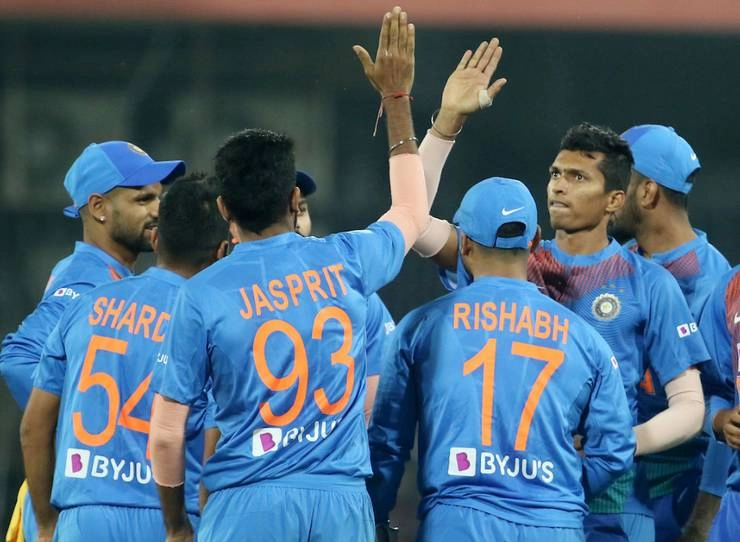 दक्षिण अफ्रीका के खिलाफ वनडे सीरीज की टीम में भारत ने किए 2 बदलाव, एक है स्पिनर और 1 तेज गेंदबाज