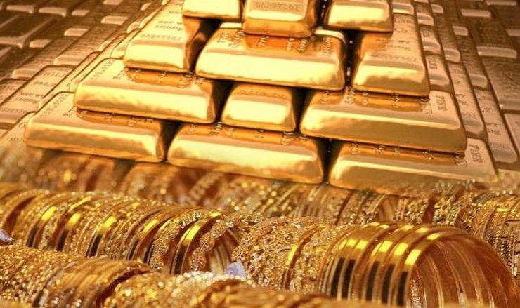 अर्थव्यवस्था की चिंता में सोने के भावों में गिरावट, चांदी चमकी - अर्थव्यवस्था की चिंता में सोने के भावों में गिरावट, चांदी चमकी
