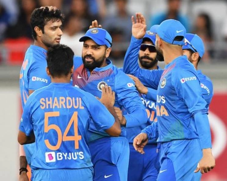India vs New Zealand 5th T20 Score:-  ભારતનો સ્કોર 163/3- રોહિતનો અર્ધશતક, ન્યુઝીલેન્ડને 164 રનનો લક્ષ્યાંક