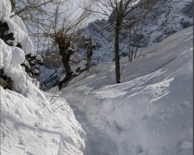 Sdrf | बर्फ में फंसे 9 लोगों की SDRF ने बचाई जान, वाहन फिसलकर चट्टान में फंस गया था