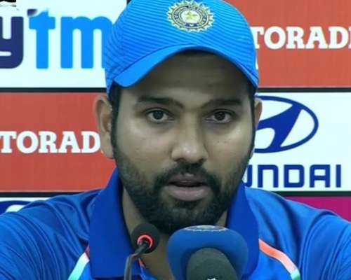 'मैं नाम नहीं लूंगा Controversy होता है',  Rohit Sharma ने पाकिस्तानी गेंदबाजों को लेकर दिया मजेदार जवाब (Watch Video)
