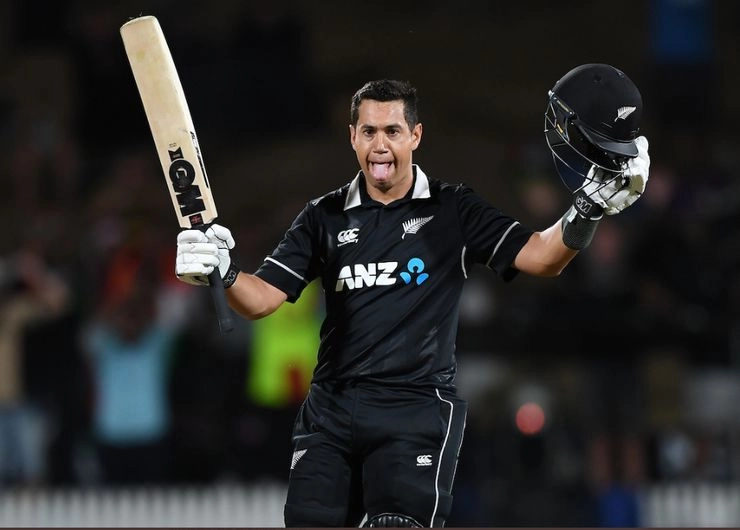 टेलर का शतक, न्यूजीलैंड ने भारत को पहले वनडे में 4 विकेट से हराया - India-New Zealand Hamilton oneday