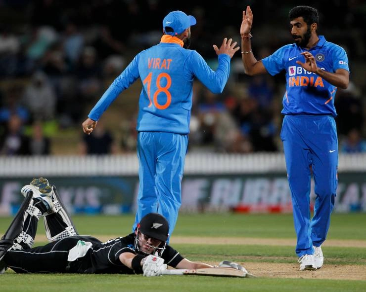 Team india पर लगातार तीसरे मैच में लगा धीमे ओवर रेट का जुर्माना, फेंकी 24 वाइड - India vs New Zealand first ODI Hamilton