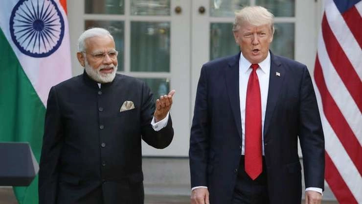 डोनाल्ड ट्रंप का भारत दौरा, 3 घंटे के लिए 100 करोड़ का खर्चा, शिवसेना ने मोदी सरकार पर उठाए सवाल - Donald Trump Tour In India