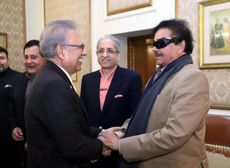 शत्रुघ्न सिन्हा ने पाकिस्तान के राष्ट्रपति से की मुलाकात, लोगों ने कहा- देशद्रोही - Congress Shatrughan Sinha, In Lahore For A Wedding, Meets Pak President