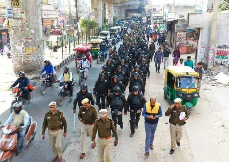 बड़ी खबर, पुलिस ने शाहीन बाग में लगाई गई धारा 144, प्रदर्शनकारियों से की हटने की अपील - Delhi Police imposed  Dhara 144 in shaheen baag