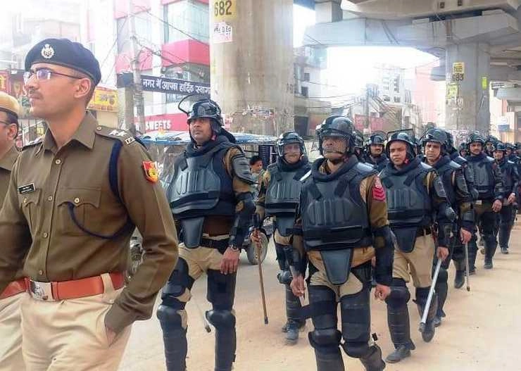 दिल्ली में पटरी पर लौट रहा है जनजीवन, पुलिस ने दर्ज की 167 FIR, 885 लोगों को किया गिरफ्तार - 167 firs registered and 885 people detained or arrested