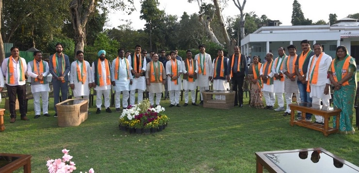 मध्यप्रदेश उपचुनाव में 12 मंत्रियों समेत ज्योतिरादित्य सिंधिया की प्रतिष्ठा भी दांव पर ! - Madhya Pradesh by-election: voters deciding the future of 12 ministers of Shivraj government