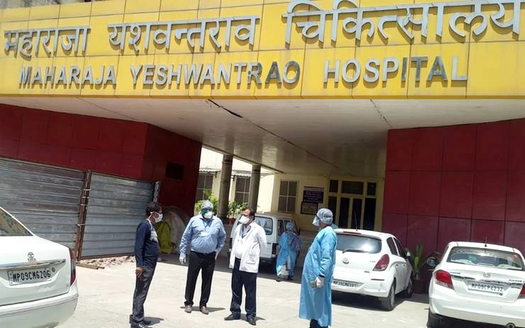 MYH Hospital Indore | शर्मसार घटना : अंतिम संस्कार के इंतजार में शव बन गया कंकाल